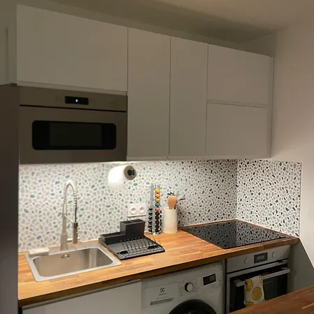 Apartment New & Serene Ii 1 Bedroom Near La Defense Paris Parking And Fibre Suresnes