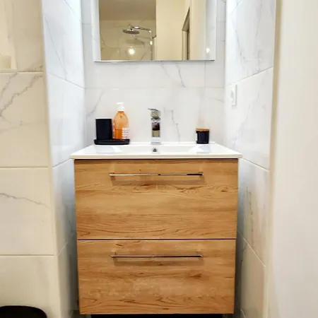 New & Serene Ii 1 Bedroom Near La Defense Paris Parking And Fibre Suresnes
