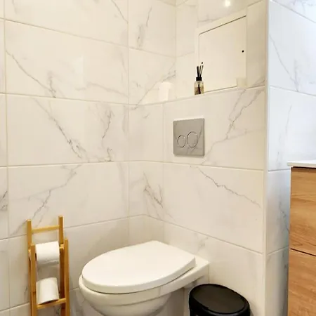 New & Serene Ii 1 Bedroom Near La Defense Paris Parking And Fibre Apartment